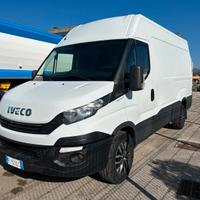 IVECO DAILY 35S14 A8 furgone cambio automatico