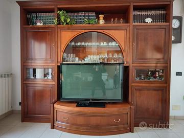 Mobile soggiorno in legno massello con vetrina