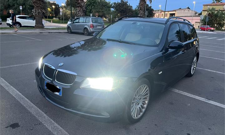 BMW Serie 3 Touring 320d – 2007 – Blu Notte E91