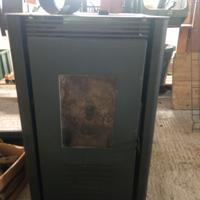 stufa a pellet molto bella e funzionante 