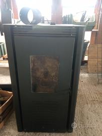 stufa a pellet molto bella e funzionante 