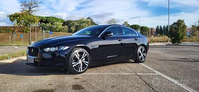 Jaguar XE 2.0 d 180 CV