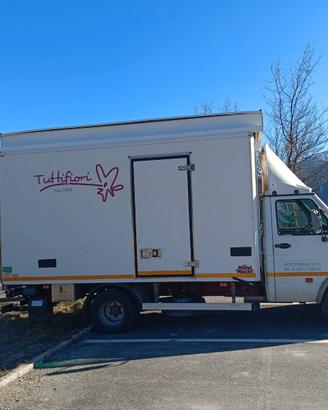 Camion 59q coibentato con tenda e sponda idraulica