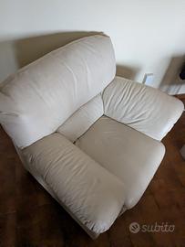 poltrona in pelle beige