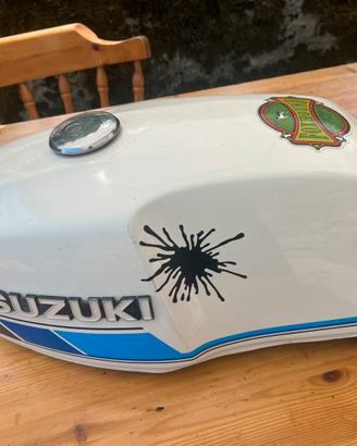 Serbatoio e codino  suzuki gs 450