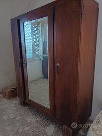 Armadio in legno
