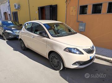 Lancia Ypsilon 1.0 Hybrid Gold S-25000km-perfetta