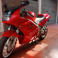 Honda VFR 750 monobraccio