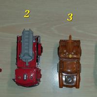 Vari giocattoli serie Mezzi di servizio con occhi