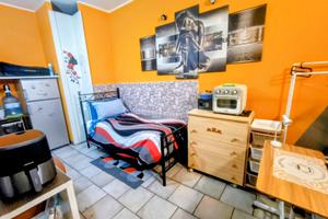 Piccola casetta USO SINGOLO X UOMO