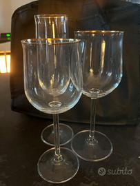 Bicchieri vini, acqua e fluite