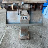 lucidatrice/ smerigliatrice  TORNOS