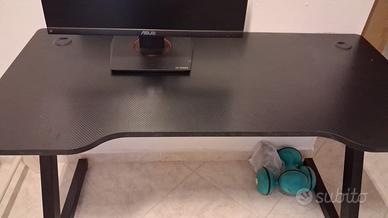 Scrivania porta pc videogiochi