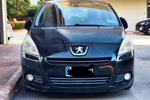 Peugeot 5008 1.6 HDi 110 CV – Cambio Automatico
