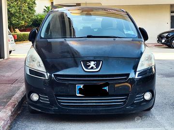 Peugeot 5008 1.6 HDi 110 CV – Cambio Automatico
