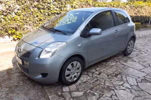 TOYOTA Yaris - 2006
