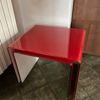 Tavolinetti bordeaux