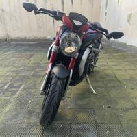 Moto.  Mv agusta dragster rr