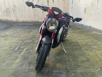 Moto.  Mv agusta dragster rr