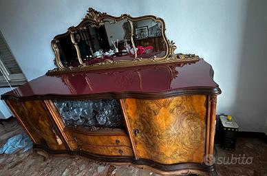 Credenza in stile Chippendale con specchio