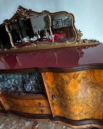 Credenza in stile Chippendale con specchio