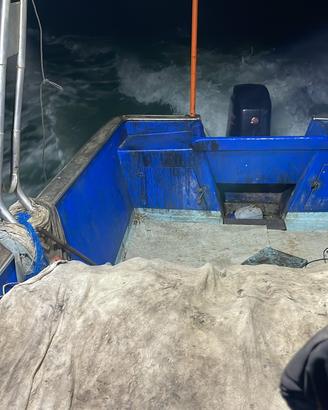 Barca da pesca con licenza o senza