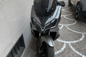 SYM ADX 300 del 2025 con 8200 km