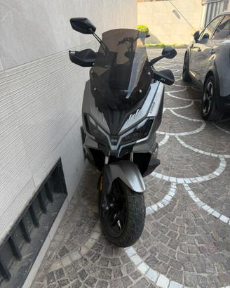 SYM ADX 300 del 2025 con 8200 km