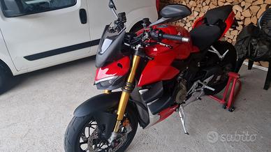 ducati streetfighter v4S 