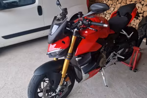 ducati streetfighter v4S 
