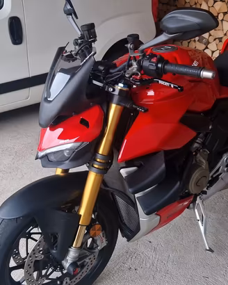 ducati streetfighter v4S 