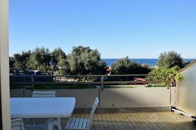 03 SAN VINCENZO Trilo ampia terrazza vista mare