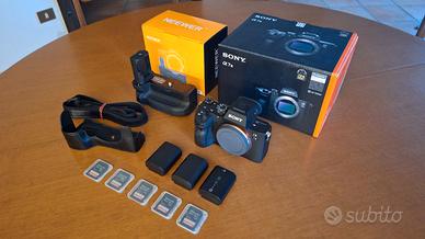 Sony Alpha A7III 3 con accessori