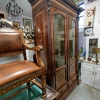 Arredo pregiato per ufficio in legno dì noce