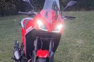 Moto Morini X Cape 650 gold wheel edition