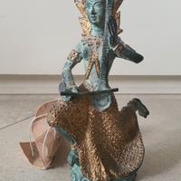 statuetta bronzo thai musicista del tempio