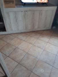 mobiletto in noce chiaro 