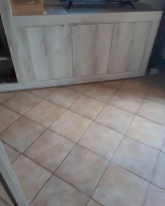 mobiletto in noce chiaro 