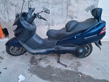 Suzuki burgman 250