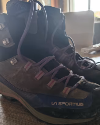 scarponi donna da montagna " La Sportiva" 