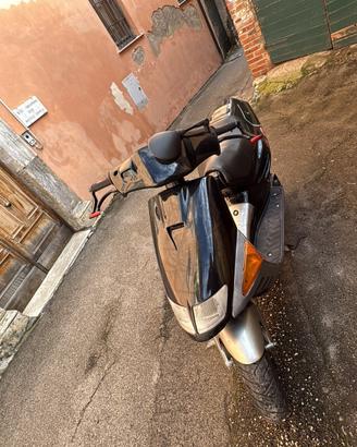 aprilia sr 50