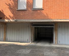 Box auto garage via Pomposa