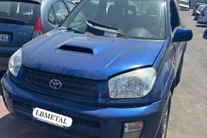 Toyota rav 4 anno 2002 ricambi auto motore buono