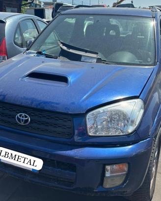 Toyota rav 4 anno 2002 ricambi auto motore buono