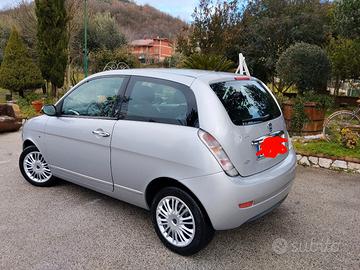 lancia Ypsilon metano