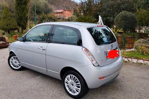 lancia Ypsilon metano