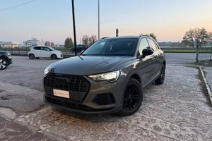 Audi Q3 35 TFSI Business