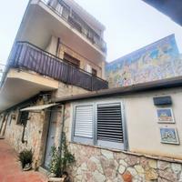 2 UNITA' IMMOBILIARI INDIPENDENTI ED ADIACENTI Z