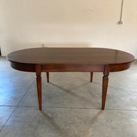 Tavolo ovale