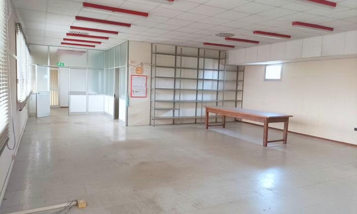 Capannone con Uffici